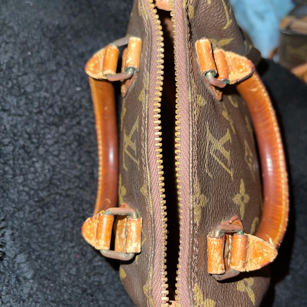 Authentic Louis Vuitton mini speedy bag - Picture 9 of 11